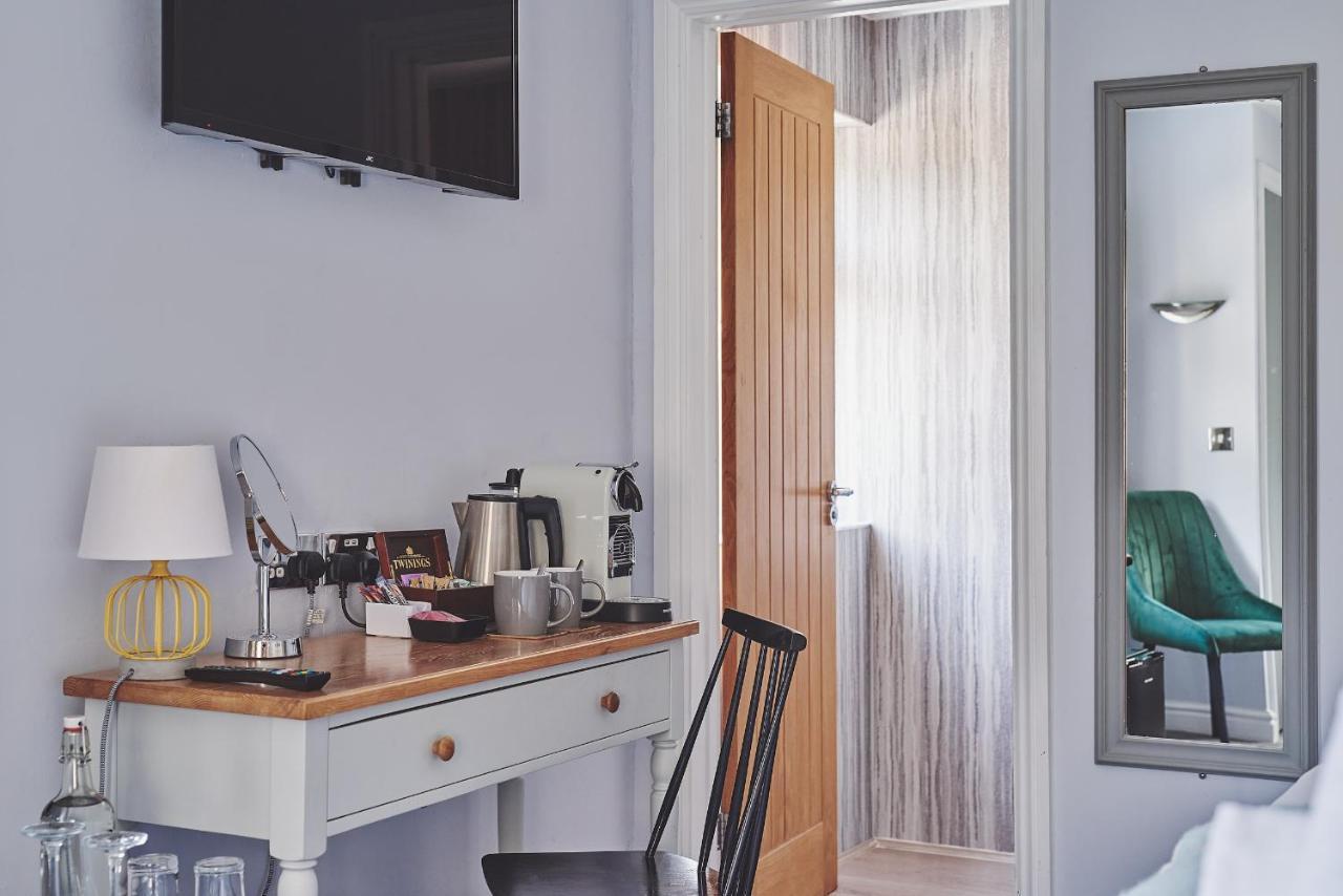 The Lansdowne Guest House Bourton-on-the-Water Eksteriør bilde A bedroom at the hotel