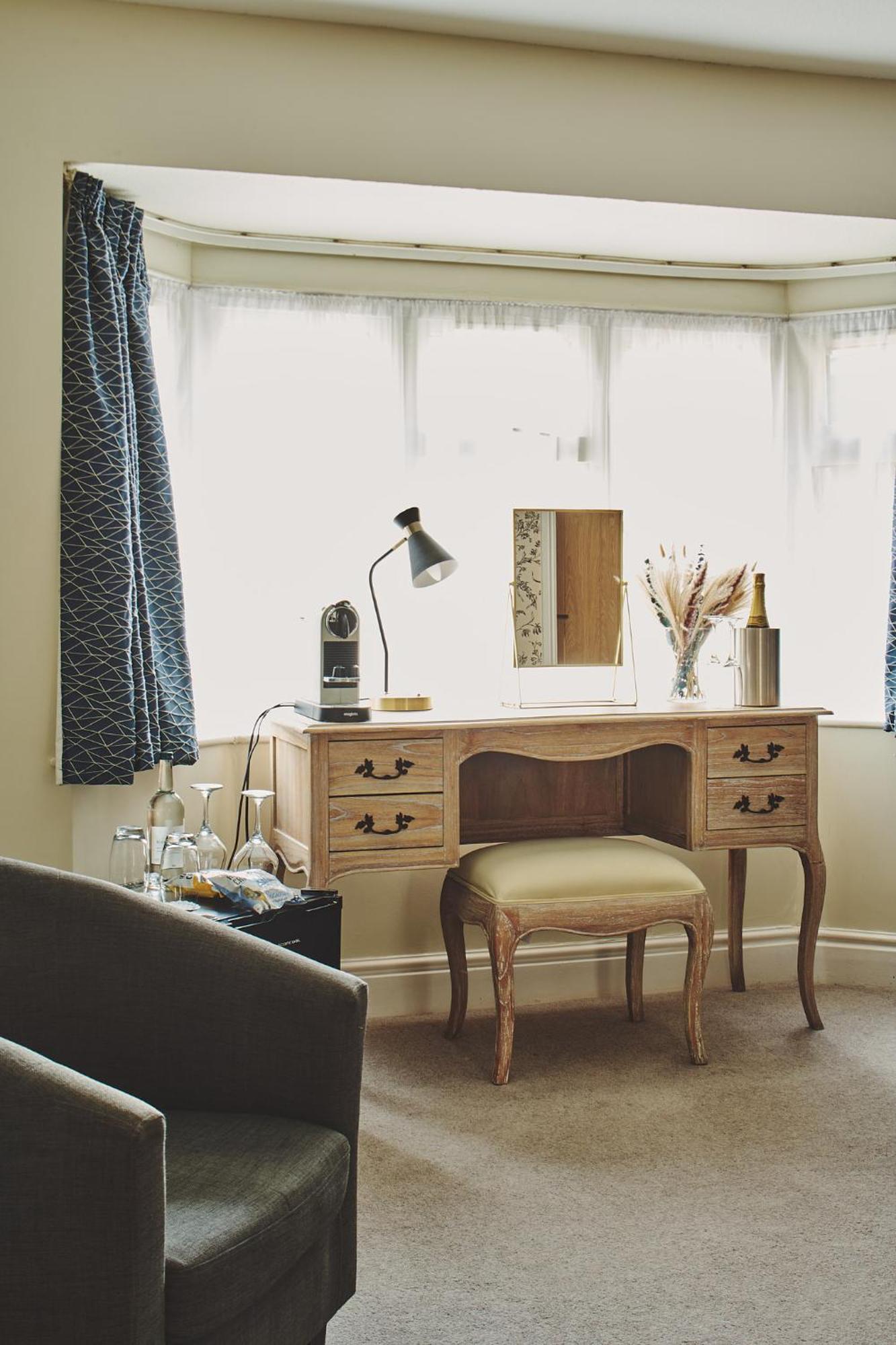 The Lansdowne Guest House Bourton-on-the-Water Eksteriør bilde A dressing table